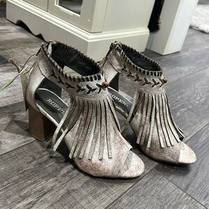 NWT 7.5 Roper heels